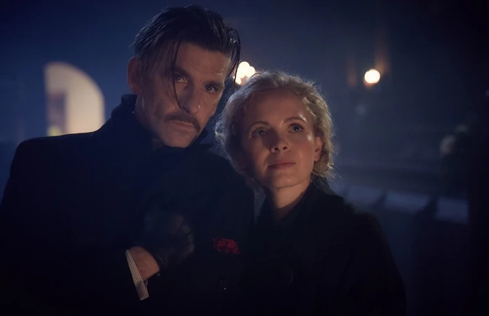 Arthur had sobered down after he met Linda, but it looks like he is about to go haywire in Season 5. (IMDb)