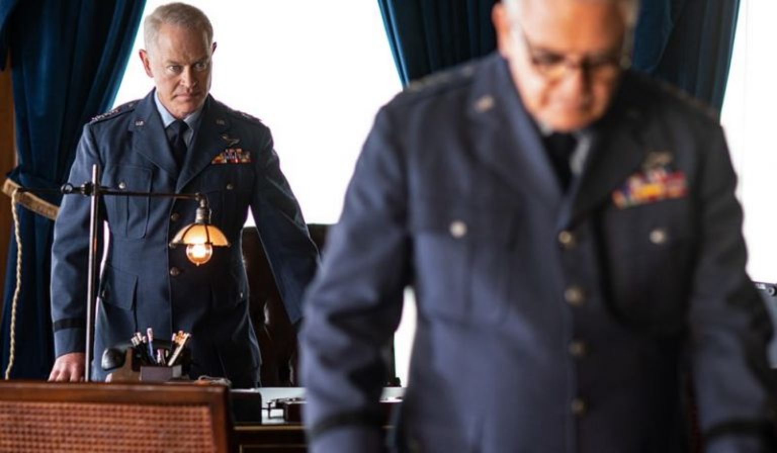 The government's fear of a mass hysteria takes a beautiful shape in the second episode. (IMDb)