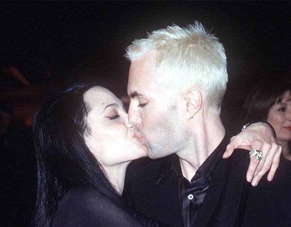 Angelina Jolie kissed her brother James Haven's lips at the Vanity Fair Oscar Party in 2000 (Vanity Fair)