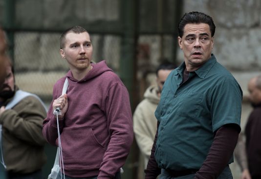 Paul Dano and Benicio del Toro in still from Escape at Dannemora