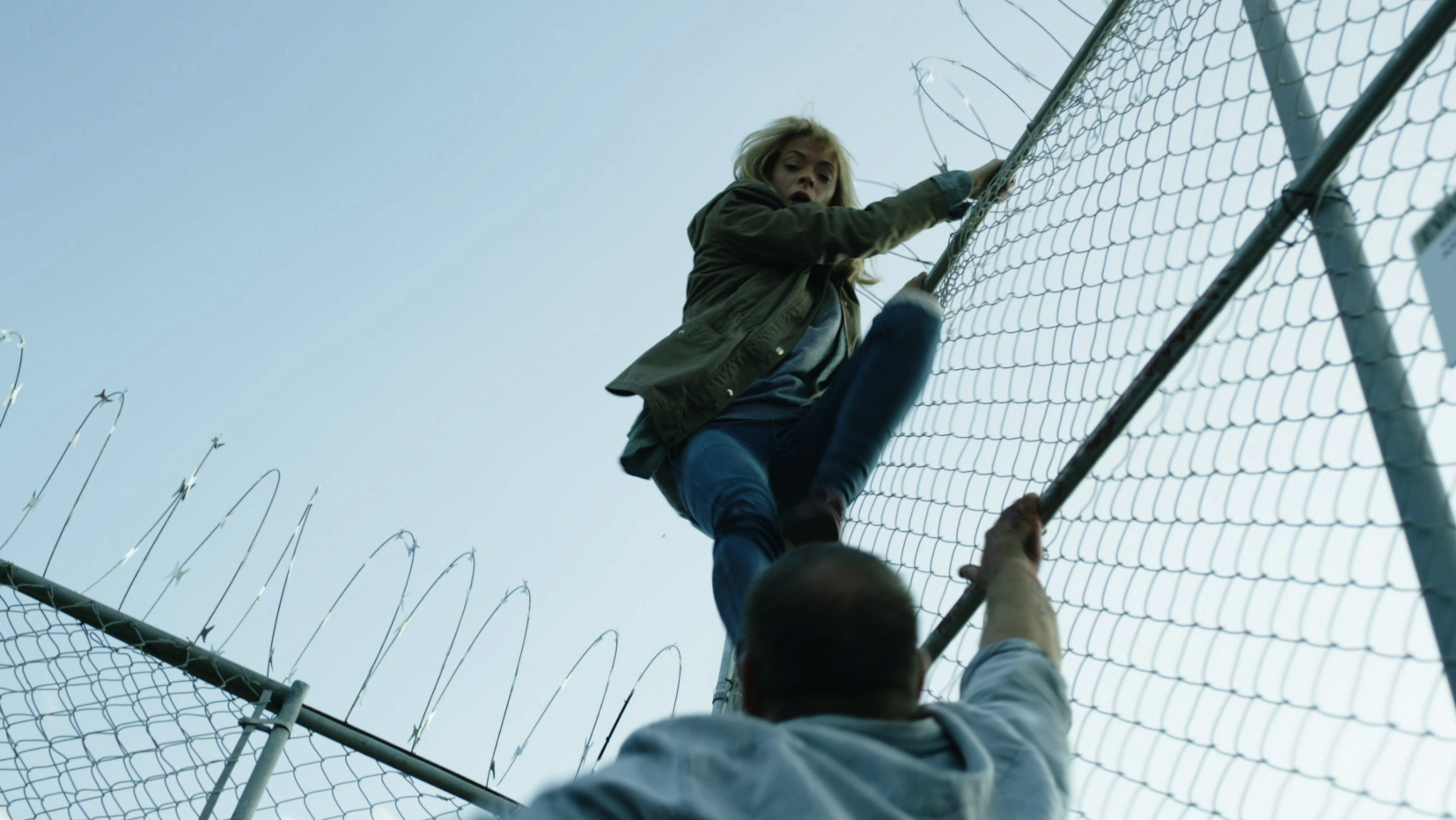 Rose does her best to get back in touch with her daughter in 'Black Summer'. (Source: Netflix)