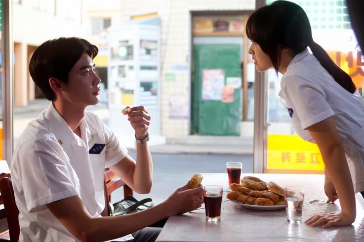 A still from the film 'Hot Young Bloods' featuring Lee Jong-suk and Park Bo-young.