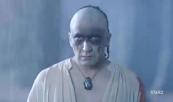 Otter Tooth played by Trevor Carroll (Screenshot of episode 3 of Outlander)
