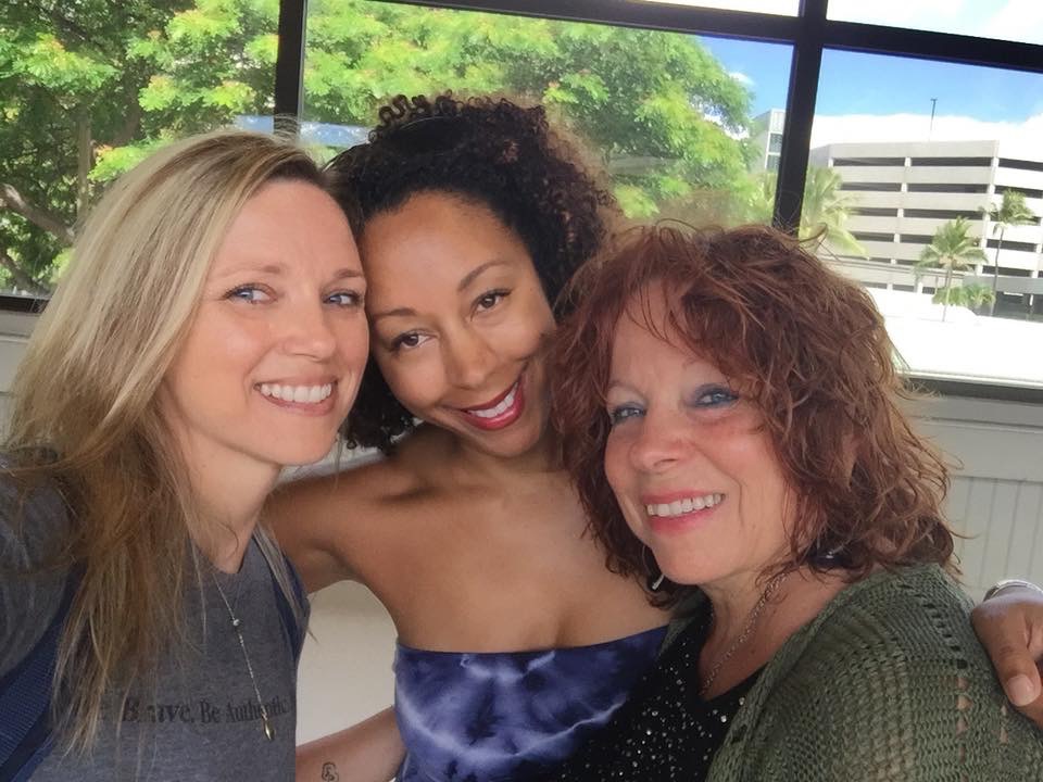 Rasha Pecoraro and Yvette Gentile with their mother Fauna Hodel.