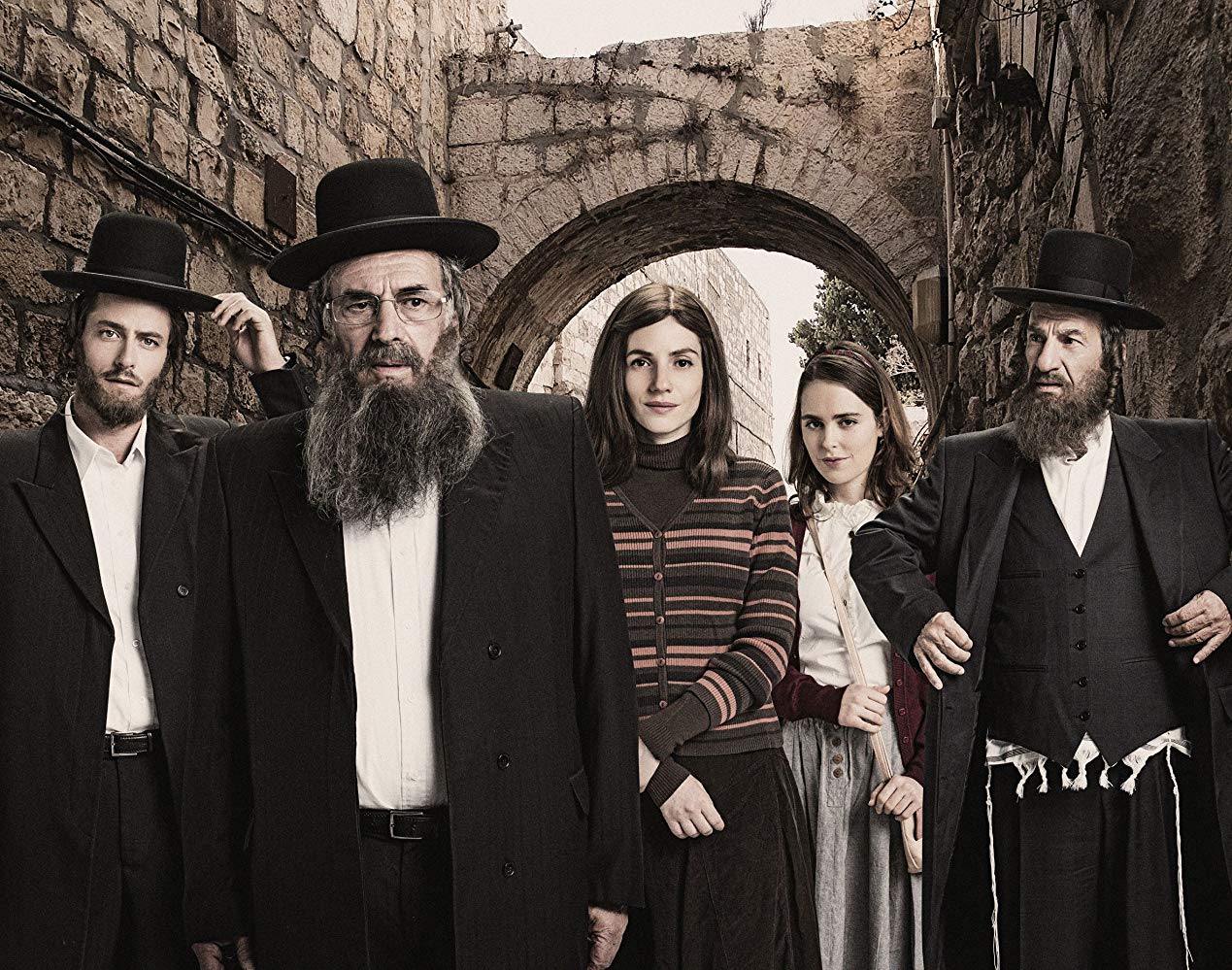 It is a heart-warming story of a multi-generational family as they tackle life. (IMDb)