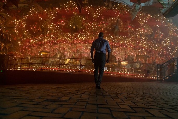 Shadow Moon is awed by the carousel in House on the Rock in 'American Gods' season 2 episode 1. (Source: Starz)