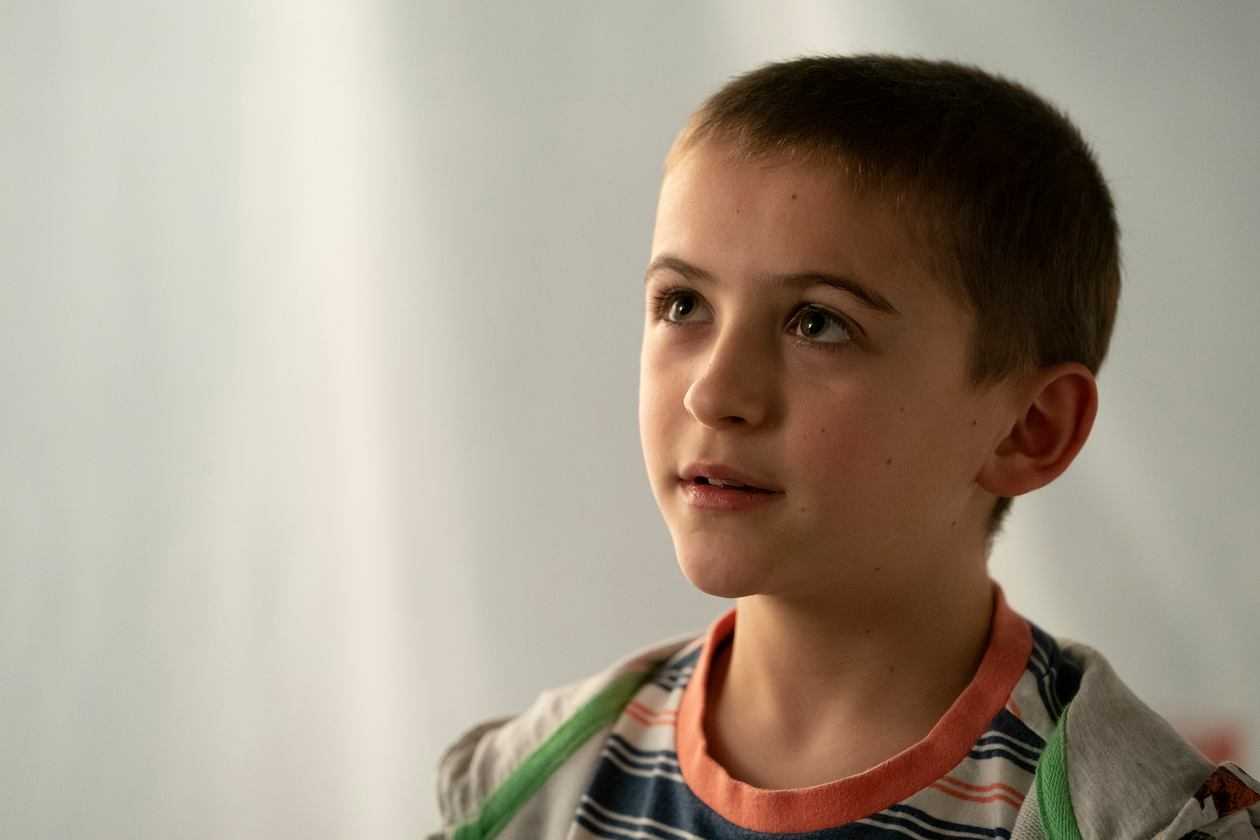 Cal always knew that his sister might have this conversation with their parents. (IMDb)