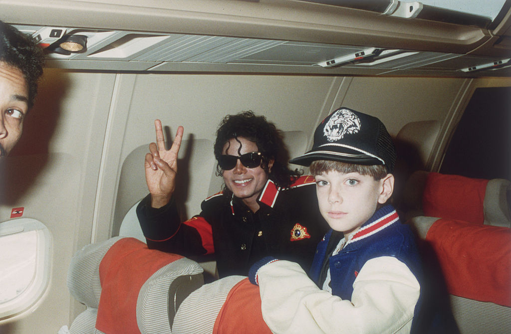 Michael Jackson with 10-year-old James Safechuck on July 11, 1988 (Getty Images)