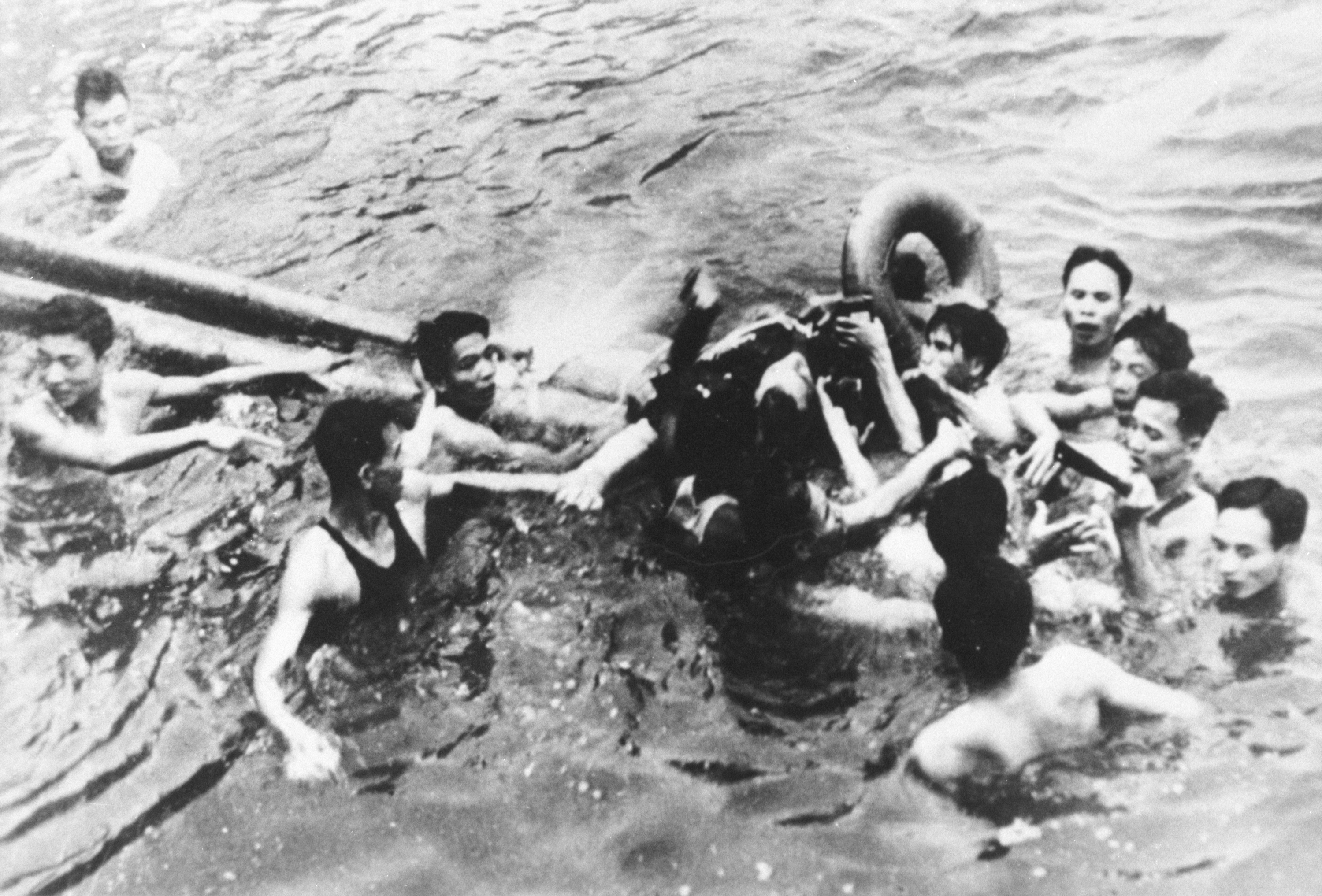 (File Photo) Senator John Mccain Is Pulled Out Of A Hanoi Lake By North Vietnamese Army Soldiers And Civilians October 26, 1967 In Hanoi, North Vietnam. Mccain's A-4E Skyhawk Was Shot Down By A Surface-To-Air Missile. Mccain Broke Both Arms And His Right Knee Upon Ejection And Lost Consciousness Until He Hit The Water.