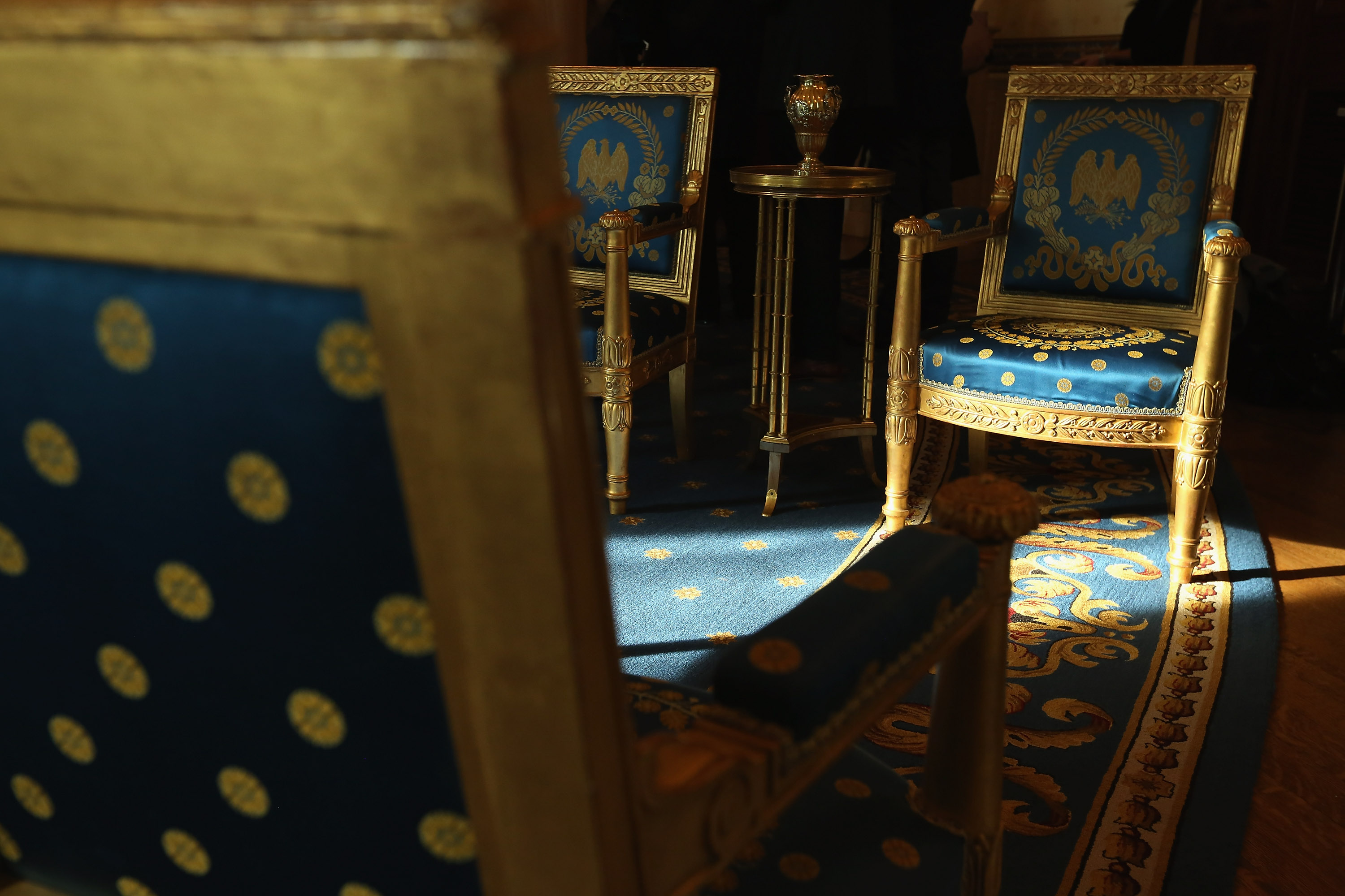 WASHINGTON, DC - FEBRUARY 10: French Bergre by Pierre-Antoine Bellang from 1817 decorate the Blue Room ahead of Tuesday's State Visit by French President Francois Hollande at the White House February 10, 2014 in Washington, DC. The tour of the Blue Room was 'to highlight AmericaÕs strong, longstanding relationship with France and the unique character of our bilateral relationship by showcasing some of the early French influences and artifacts that have been in the White House for centuries, and can still be seen today.' (Photo by Chip Somodevilla/Getty Images)