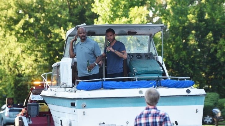 Scott and Wayans as the "New Partner(s)" on 'Lethal Weapon' Season 3. (Ray Mickshaw/FOX)