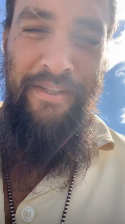 Jason Momoa shares updates of his flight's emergency landing from the airport (Source: prideofgypsies, Instagram)
