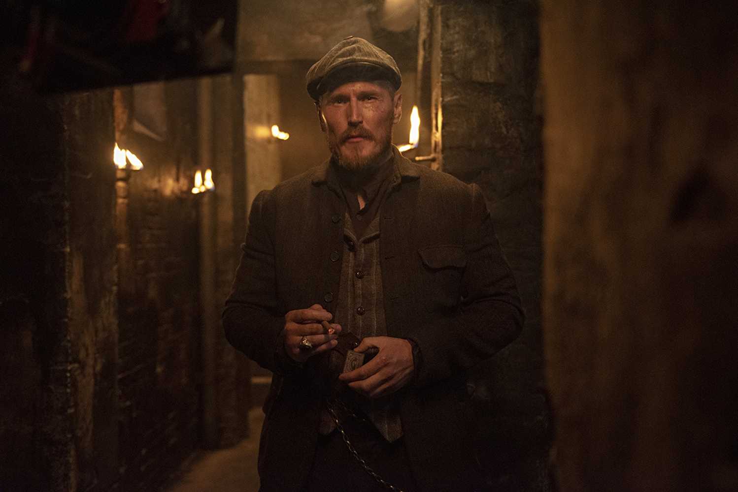 The Irish would often team up with the government to fight against the Chinese. (IMDb)