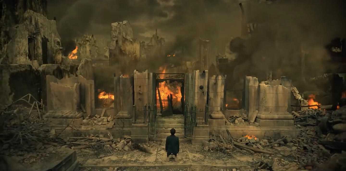 Number 5 and The Apocalypse in 'The Umbrella Academy'.
(Source: IMDB)