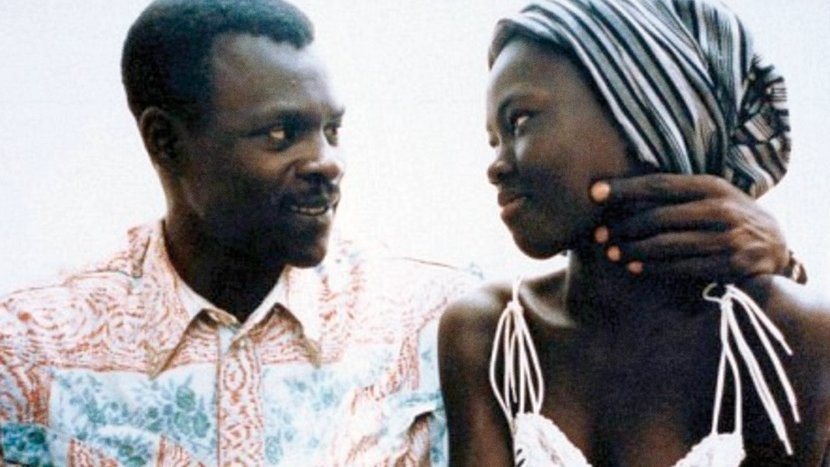 The main arc of the movie concerns Mossane’s rebellion, namely her chaste yet romantic love affair with Fara in the face of the village’s expectations against it.