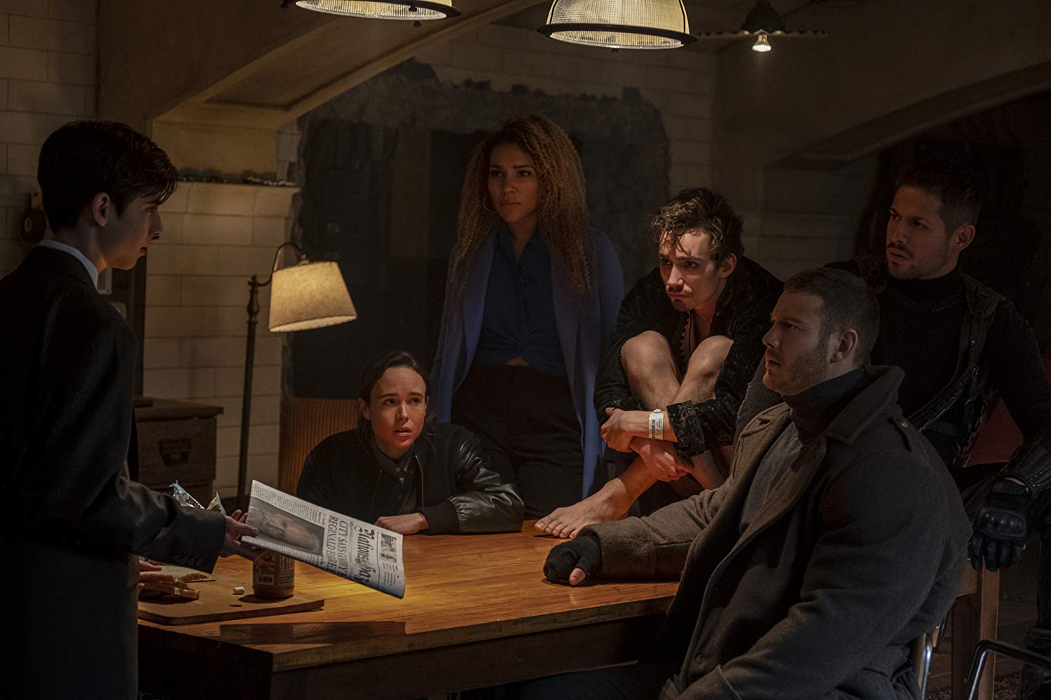Ellen Page, Robert Sheehan, Tom Hopper, David Castañeda, Aidan Gallagher, and Emmy Raver-Lampman in 'The Umbrella Academy'. (Source: IMDB)