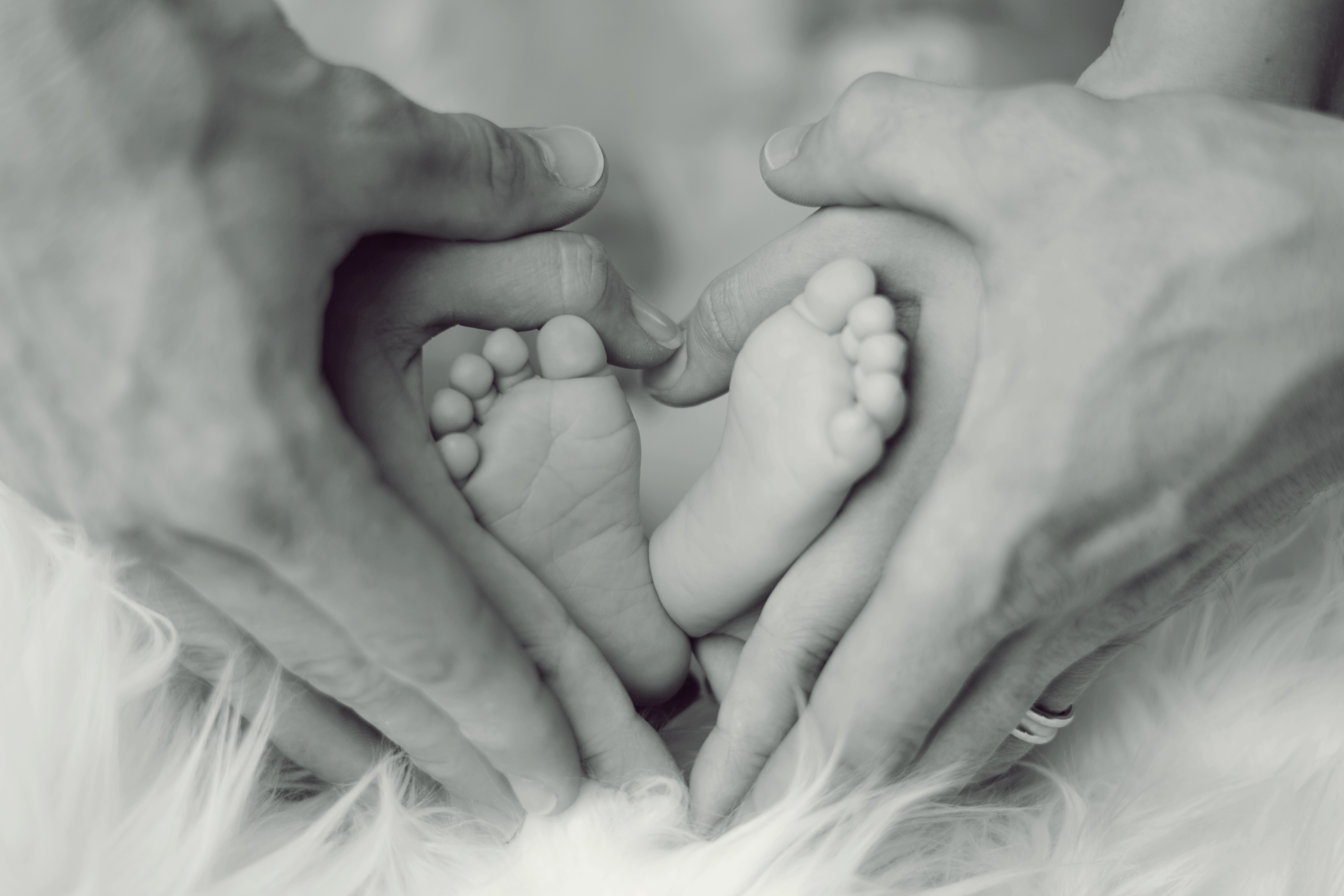 In a conversation with bbdnews24, Dr. Poddar said that Iti ended up delivering twins - a boy and a girl - via C-section surgery after an ultrasonic test revealed she had two uteri. (Pexels)