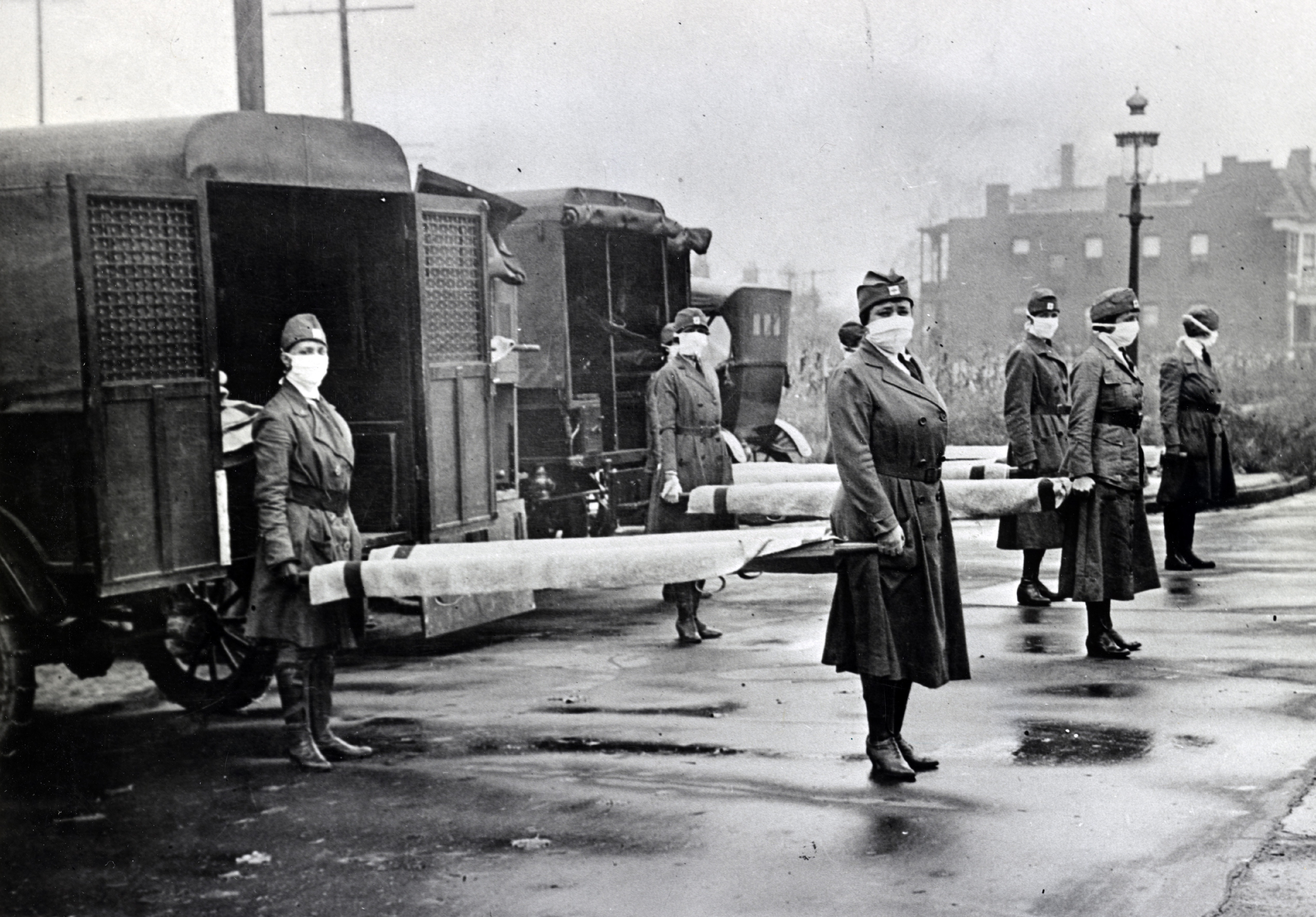 Red Cross Motor Corps on duty during the Spanish Influenza epidemic, 1918 (Getty Images)