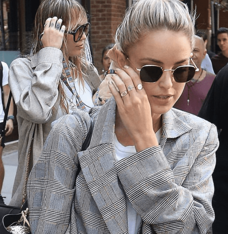 Miley Cyrus s rumoured girlfriend Kaitlynn Carter seen wearing M ring