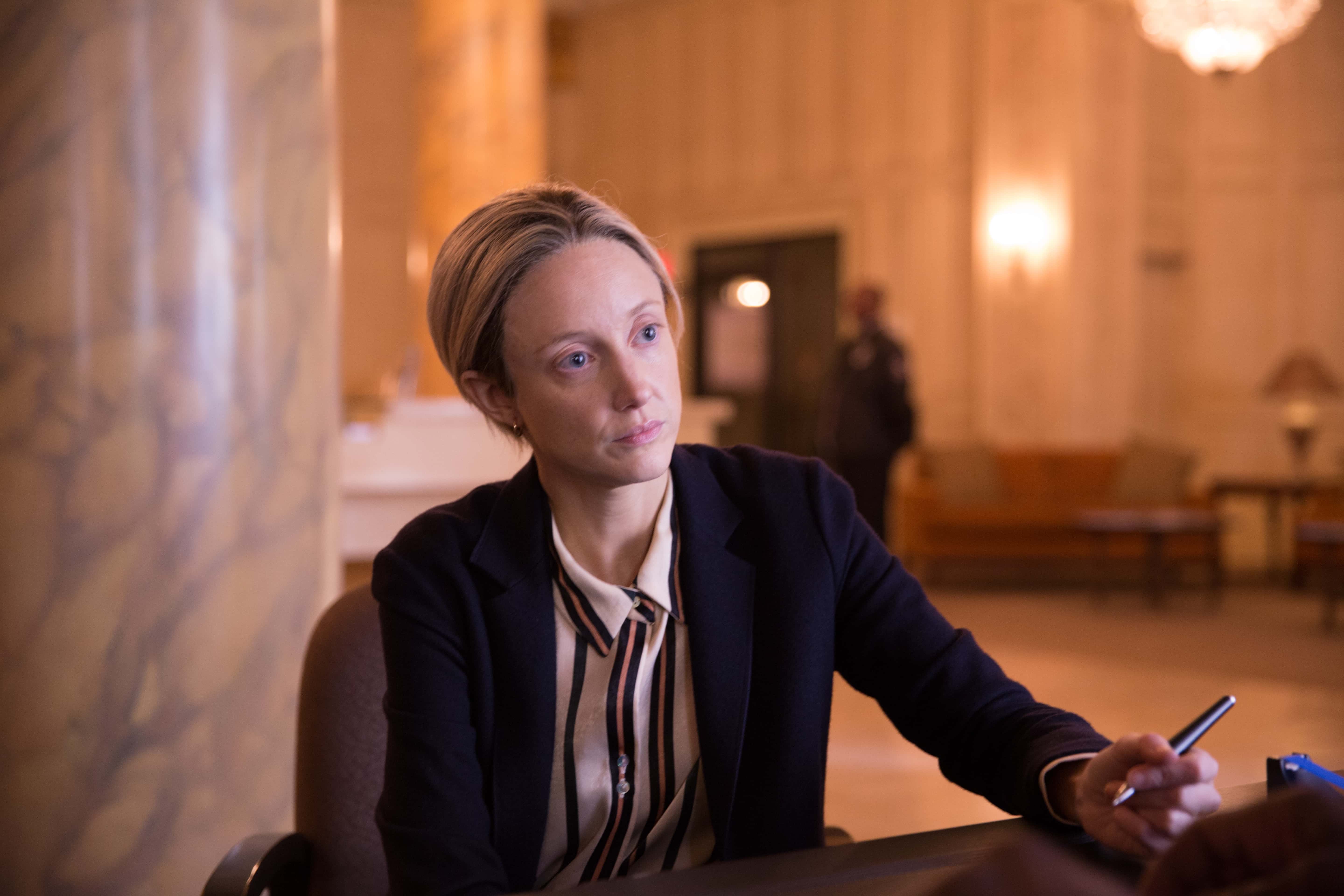 Serie Zerozerozero Saison 2 'ZeroZeroZero' Episode 2 sees Emma manipulate Chris into joining