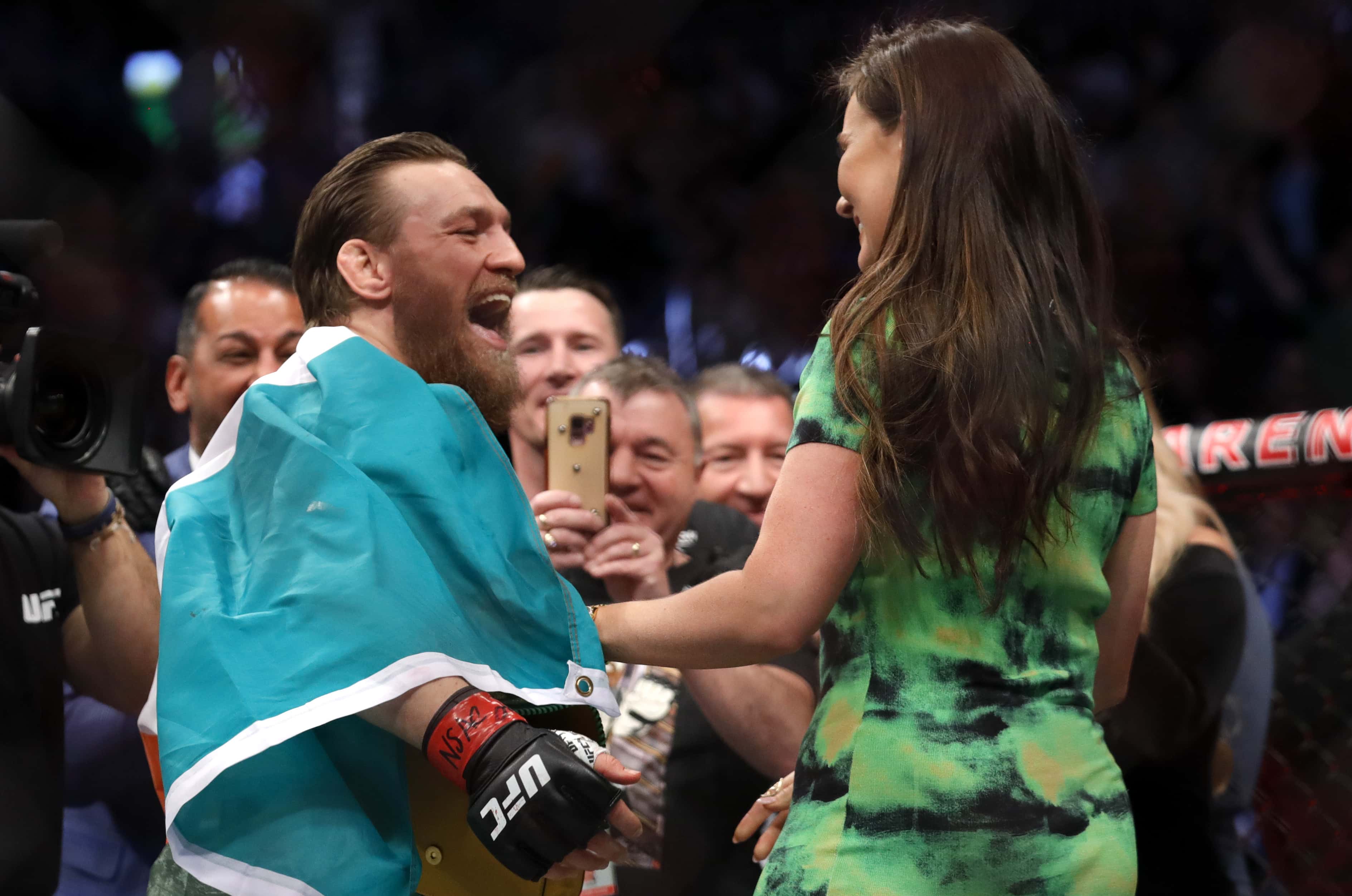 Who Is Conor Mcgregor S Wife Dee Devlin How Power Couple S Chance Meeting At A Nightclub Blossomed Into Love Meaww