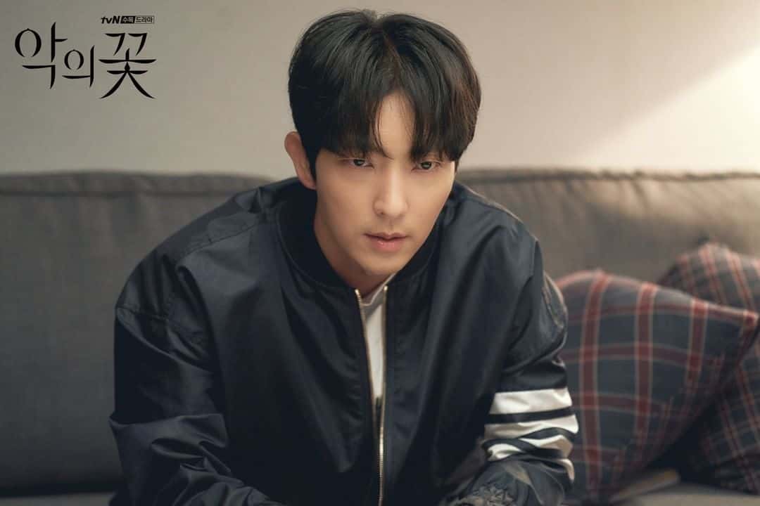 'Flower of Evil' Episode 8 Jiwon has decided to let Hyunsoo live as